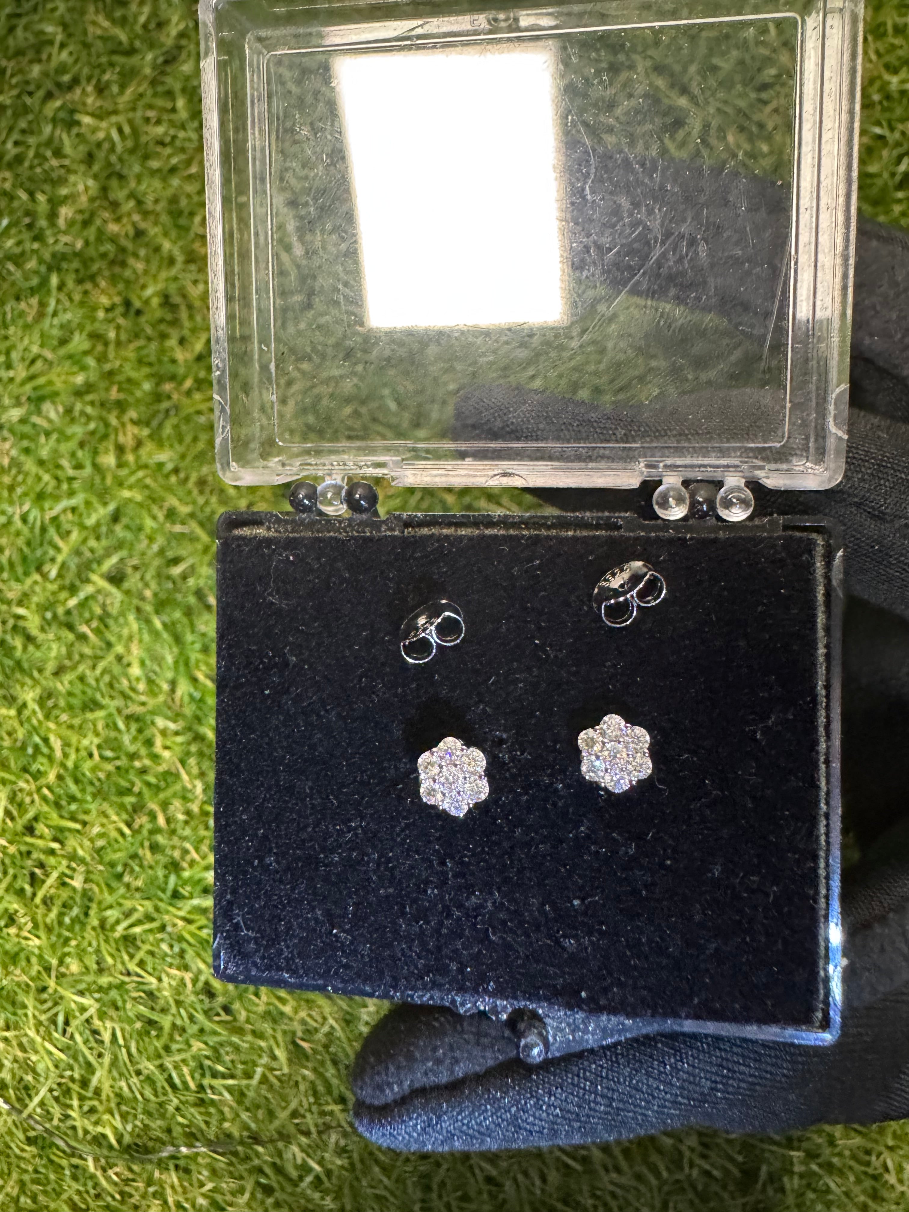 6MM FLOWER SHAPED SILVER/GOLD MOISSANITE DIAMOND EARRINGS